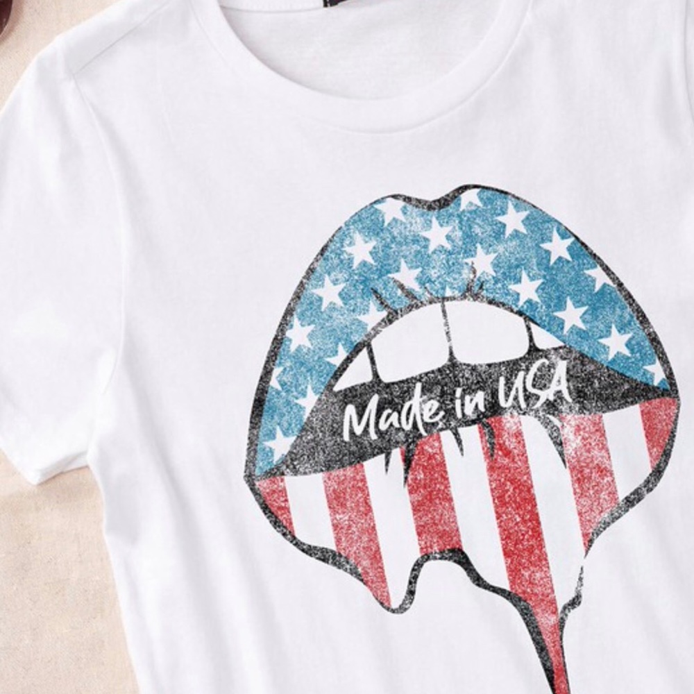 Made In The USA Lips Graphic Tee Shirt S-M-L